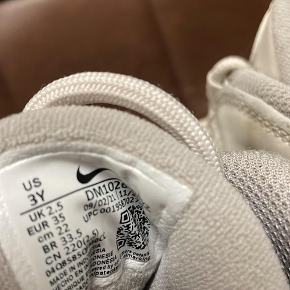 Nike Air Uptempo Kids White Sneakers - Picture 8 of 14